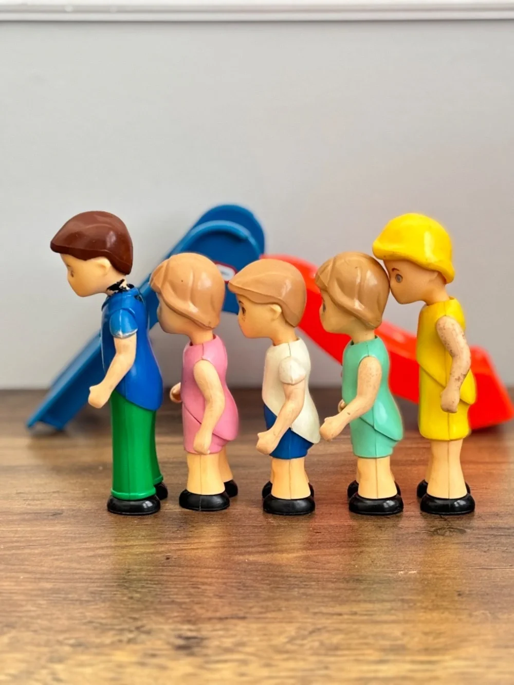 VINTAGE 1990's Little Tikes Dollhouse Family Figures LOT 5 Slide Mom Dad Kids